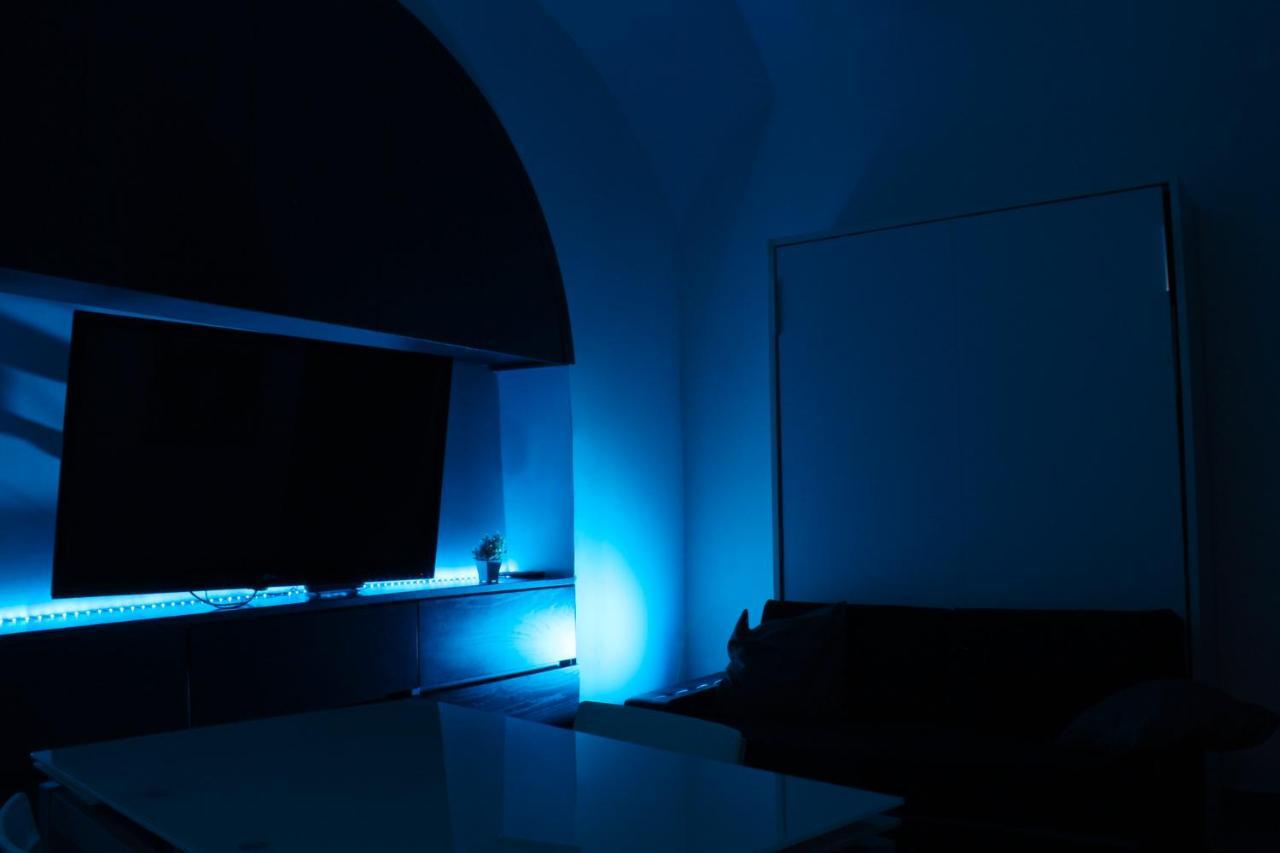 O' Vascio Street Apartment Napoli Bagian luar foto