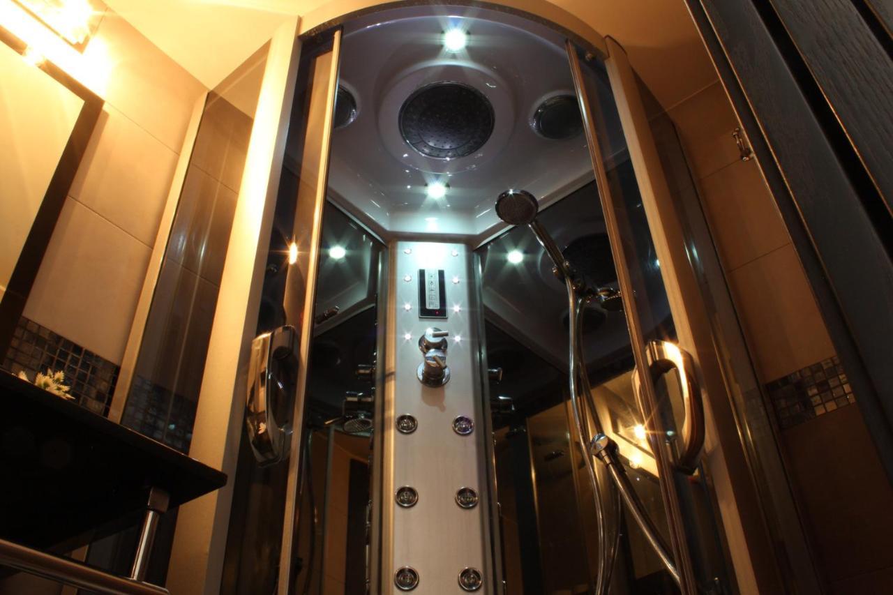 O' Vascio Street Apartment Napoli Bagian luar foto