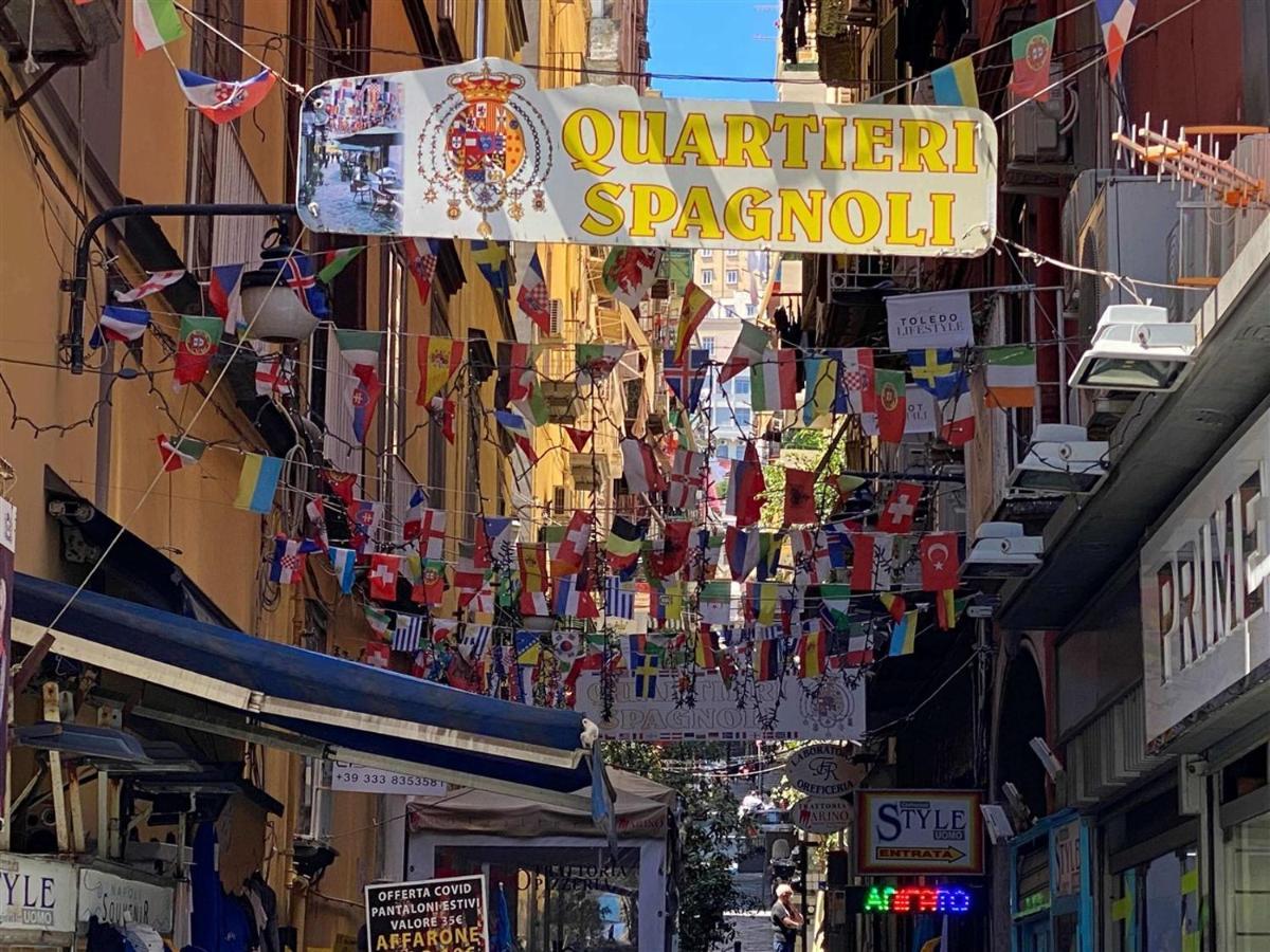 O' Vascio Street Apartment Napoli Bagian luar foto